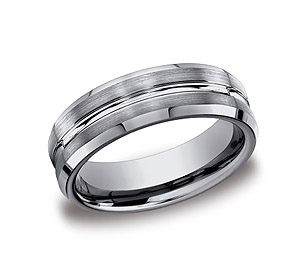 This satin-finished 7mm comfort-fit Tungsten band features a high polished center cut and beveled edges for remarkable style.