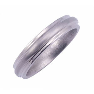 4MM WIDE TITANIUM BAND WITH A DOMED CENTER AND GROOVED EDGE. SATIN FINISH IN THE CENTER, POLISH ON THE EDGES.