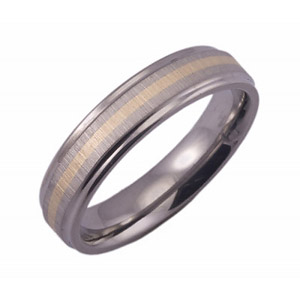 5MM FLAT TITANIUM RING WITH GROOVED EDGES AND A 1MM 14KY GOLD INLAY IN A CROSS SATIN FINISH