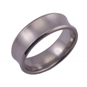 8MM WIDE TITANIUM BAND WITH A CONCAVE CENTER AND BEVELED EDGES. SATIN FINISH IN THE CENTER, POLISH ON THE EDGES.