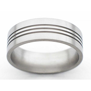 8MM FLAT TITANIUM BAND WITH(3).5MM GROOVES IN A SATIN FINISH.