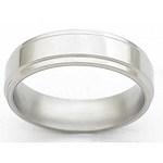 6MM FLAT TITANIUM BAND WITH GROOVED EDGES IN A SATIN FINISH.