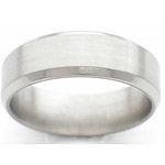7MM BEVELED TITANIUM BAND WITH A SATIN CENTER AND POLISHED EDGES.